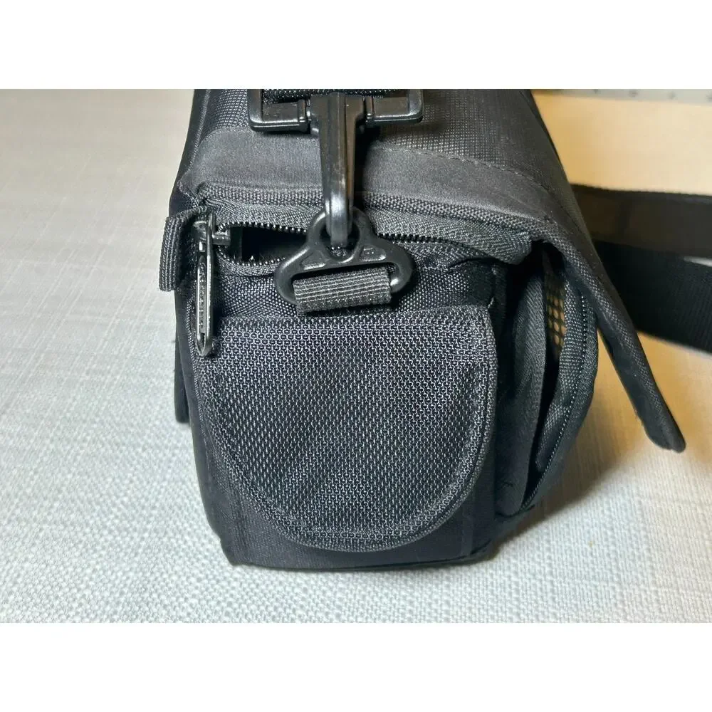 Lowepro Edit 110 Small Black Padded Camera/Camcorder Bag w/ Shoulder Strap